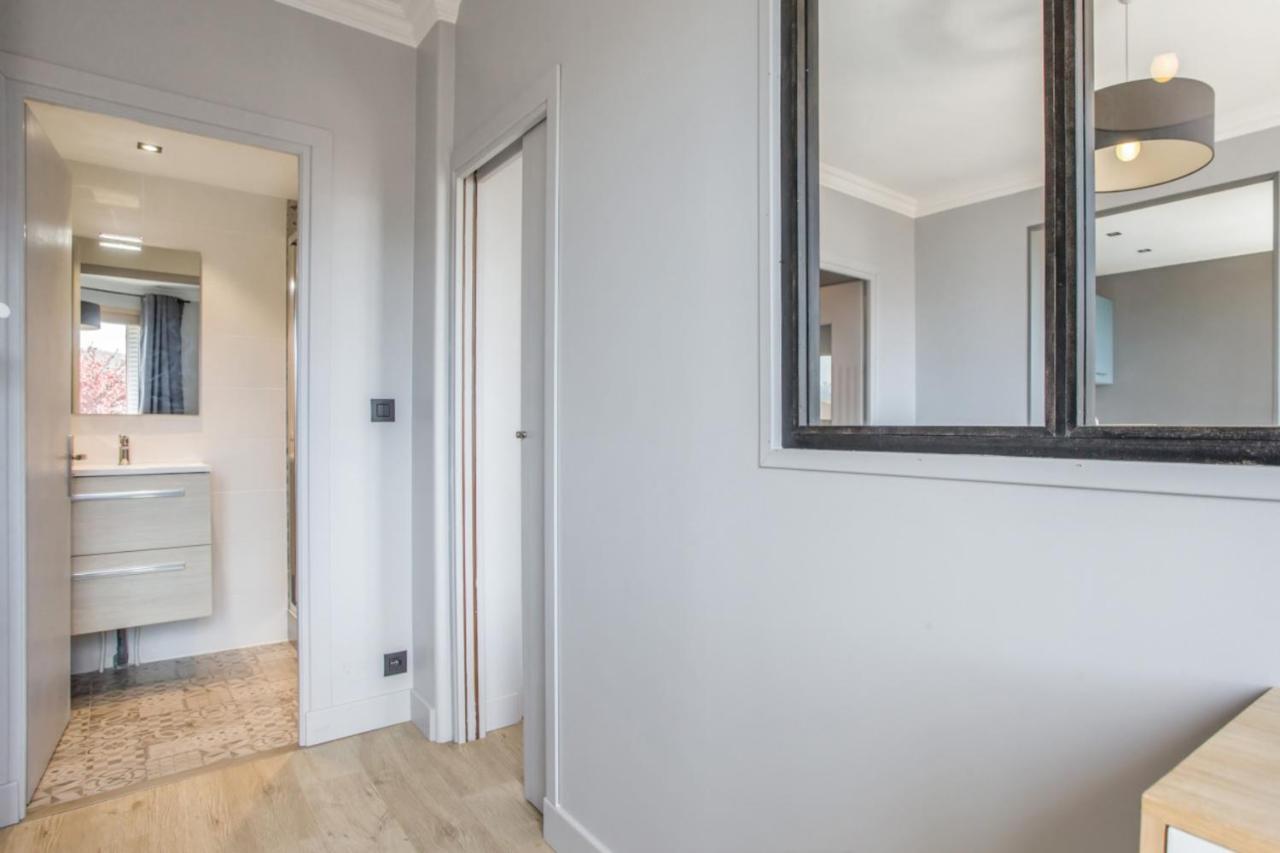Ferienwohnung Modern 1Br With Terrace And A Breathtaking View In Annecy Exterior foto